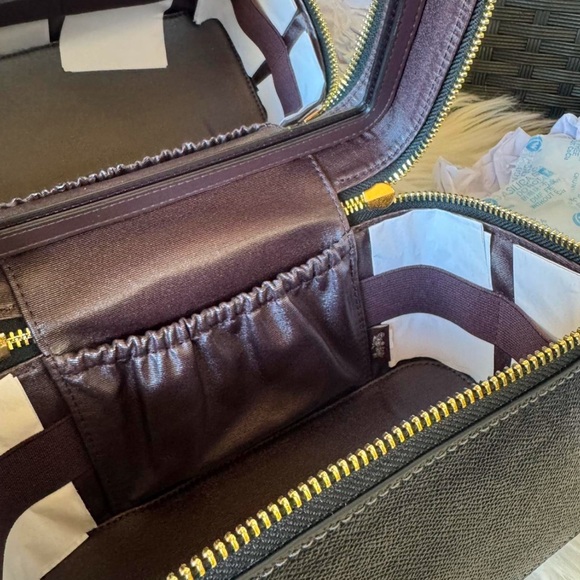 NWT Coach cosmetic case - Picture 10 of 10